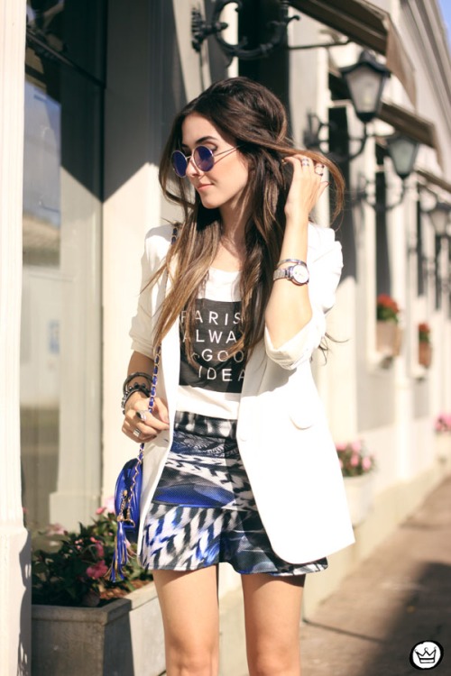 FashionCoolture - 16.05.2015 look du jour Morina blazer boyfriend t-shirt Paris printed skirt (5)